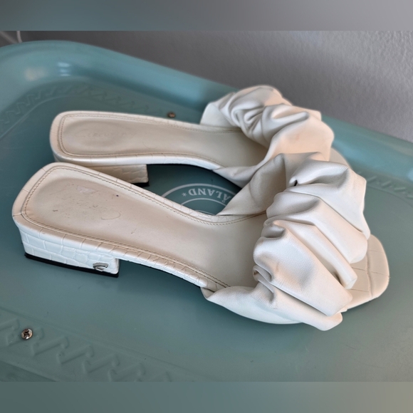 Circus NY by Sam Edelman Janis White Ruffle Heeled Slide Sandal, Size 8 - Picture 7 of 7